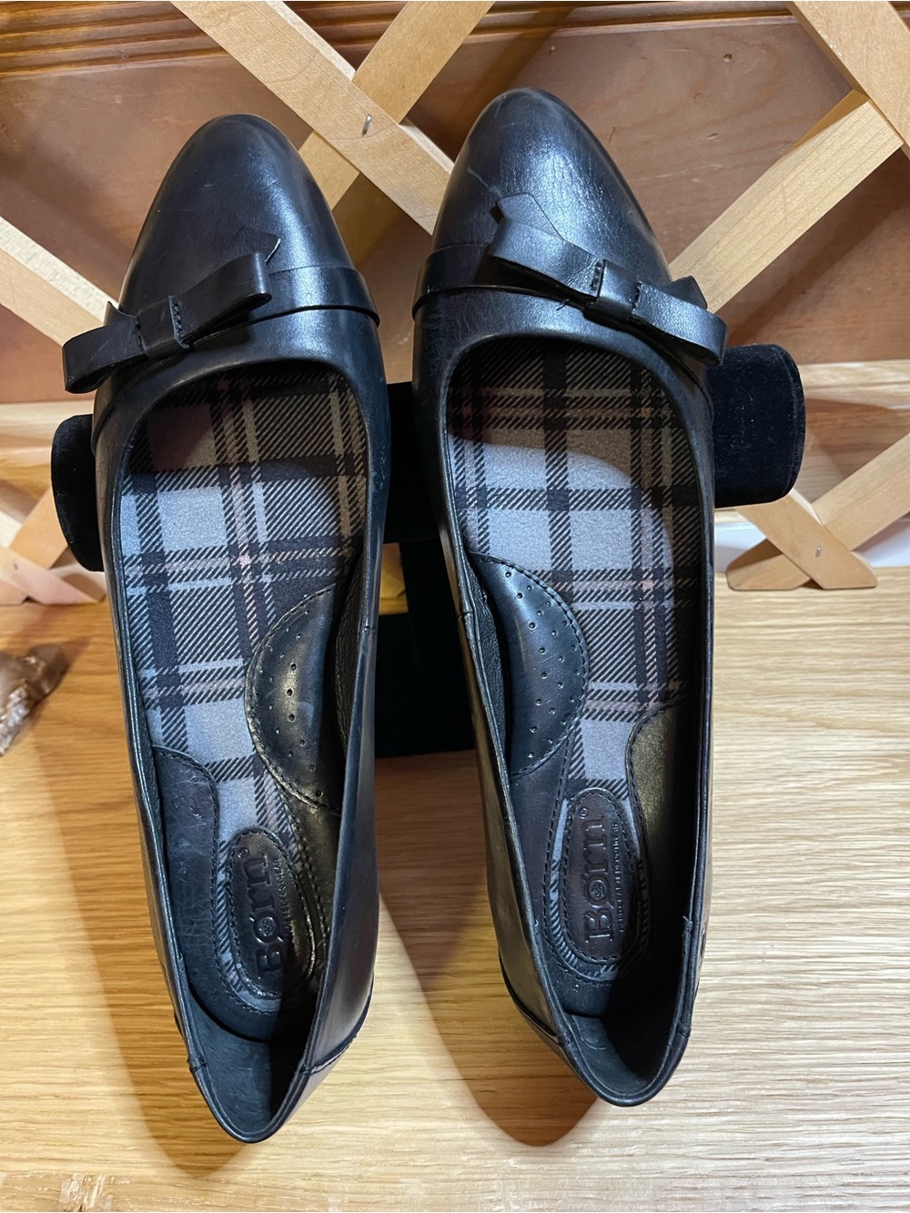 NIB Born Leather Upper Ballet Flat Handcrafted Construction Leather Bow